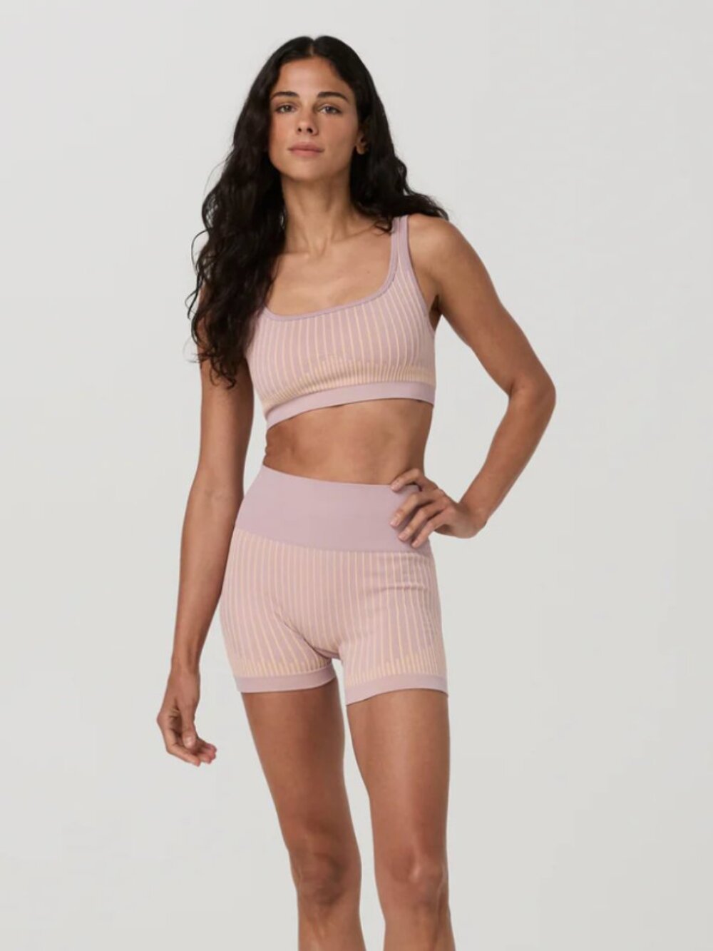 Bi-Color Seamless Longline Bra & Bike Short 4" | Vuori